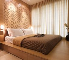 Jak urządzić sypialnię? Minimalistyczna sypialnia drewniana